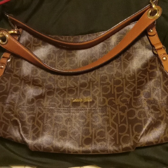 Practically NEW! Excellent condition medium size double strapped tote. - Picture 9 of 10